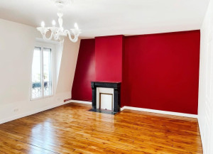 Photo de galerie - Travaux de peinture intérieure et extérieure. Préparation des murs, rebouchage, ponçage et peinture des murs et plafonds. Travail propre et soigné. Devis gratuit.