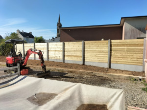 Photo de galerie - Fourniture et pose d'une clôture bois et béton.