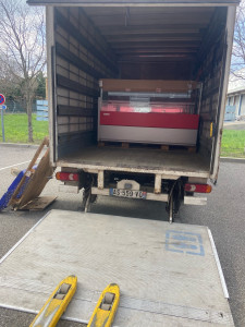 Photo de galerie - Transport vitrine réfrigérée 