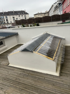 Photo de galerie - Réfection toit en verre fissuré ( après ) 
