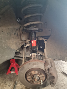 Photo de galerie - Repose amortisseurs avant c4 Picasso 