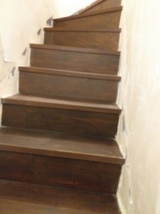 Photo de galerie - Habillage en bois d un vieil escalier chez Catherine 
