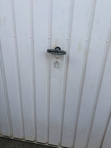 Photo de galerie - Changement du cylindre d’une porte de garage. Réalisé à St Jean le Blanc