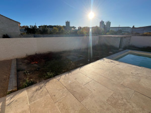 Photo de galerie - Mettre du carrelage et monter des murs 