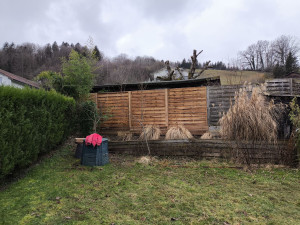 Photo de galerie - Remplacement d'une palissade sur plots béton 