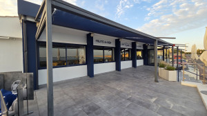 Photo de galerie - Rénovation de la façade de ce restaurant, avec une reprise de toutes les peintures. 