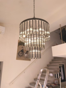 Photo de galerie - Pose d 'un lustre