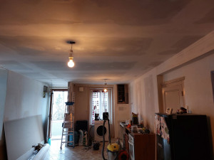 Photo de galerie - Chantier 2026 après pose de ferraillage pose de placo enduit plus doublage cuisine et caisson 