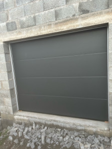 Photo de galerie - Pose de porte sectionnelle 