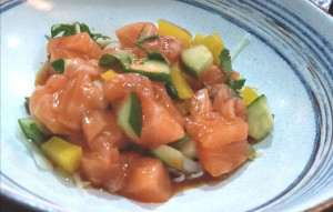Photo de galerie - Tartare de saumon,mangue coriandre concombre basilic thaï.