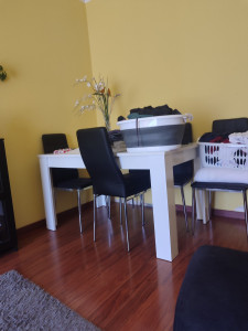 Photo de galerie - Table de salon avec chaises