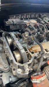 Photo de galerie - Remplacement courroie distribution à bain d’huile 