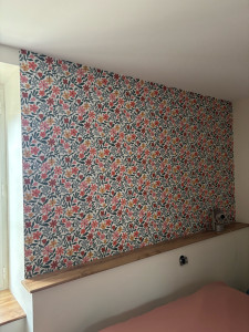 Photo de galerie - Pose de tapisserie dans une chambre 