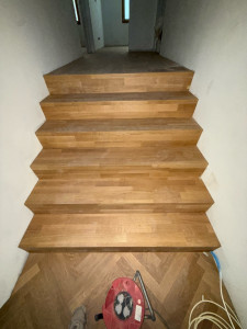 Photo de galerie - Pose d’un escalier 