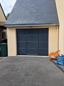 Photo de galerie - En remplacement d'une porte de garage.