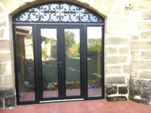 Photo de galerie - Porte fenêtre en profils acier