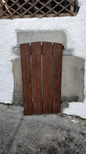 Photo de galerie - Fabrication d'une porte en bois sur mesure