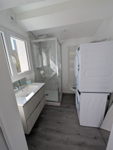 Photo de galerie - Salle de bain entièrement rénovée 