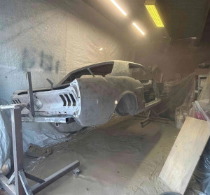 Photo de galerie - Sablage caisse mustang 1968