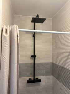 Photo de galerie - Installation de colonne de douche.