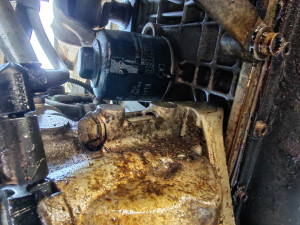 Photo de galerie - Volkswagen Caddy, Recherche de fuite d'huile moteur + Vidange avec changement Filtre à huile. 