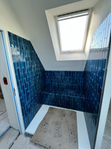 Photo de galerie - Douche et banc zellige