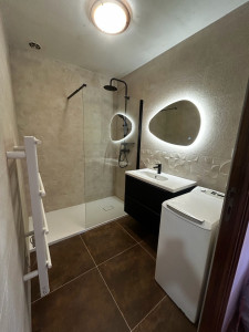Photo de galerie - Salle de bain moderne après (Gap)