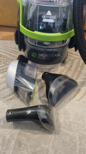 Photo de galerie - Shampouineuse bissel Spot clean Pet Pro