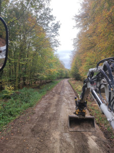 Photo de galerie - Reprofilage de chemin dans un bois 