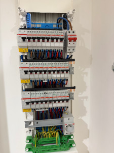 Photo de galerie - Câblage d’un tableau électrique