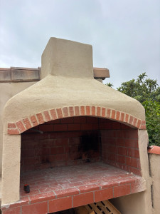 Photo de galerie - Barbecue sur mesure avec linteau en arc surbaissé 