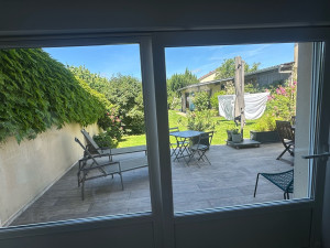 Photo de galerie - Intervention chez une particulière pour le nettoyage complet des vitres de sa maison.