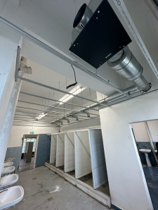 Photo de galerie - Installation VMC sanitaire accueillant du public