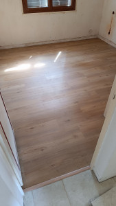 Photo de galerie - Pose lame de parquet pvc clipsable