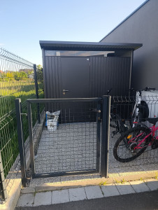 Photo de galerie - Coffrage , Dalle béton ,montage de cabane et et pose de dalle 40/40