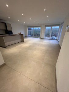 Photo de galerie - Carrelage 80x80cm dans un appartement neuf 