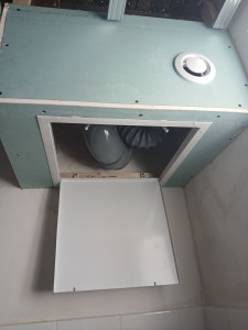 Photo de galerie - Construction dun coffre pour sisteme de vmc .
encadrement en bois fit main et compléter par le placo .
muni d’une trappe d’acssé et de son aspiration .