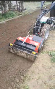 Photo de galerie - Prestation enfouisseur de pierre création de gazon