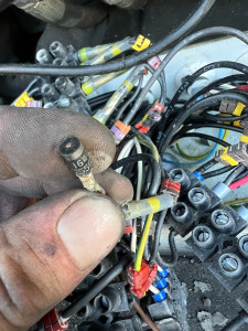 Photo de galerie - Diagnostique électrique sur équipement PL 24v