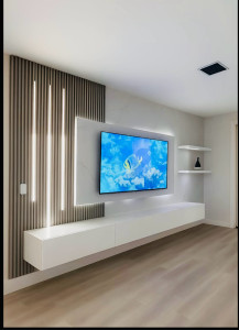 Photo de galerie - Décoration télé marbre 