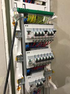 Photo de galerie - Réalisation d'un tableau électrique 3 étages 