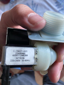 Photo de galerie - Remplacement électrovanne machine à laver 