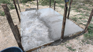 Photo de galerie - Dalle béton 3m par 2m pour pose d'un abris de jardin.