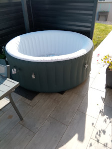 Photo de galerie - Installation spa gonflable