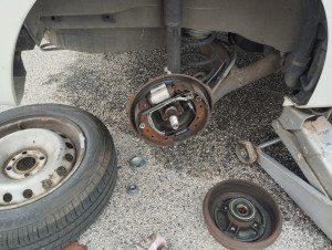 Photo de galerie - Dépoussiérage et réglage des freins arrières 