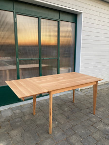 Photo de galerie - Table à rallonge en chêne massif