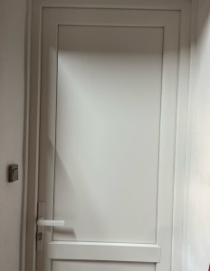 Photo de galerie - Peinture encadrement porte 