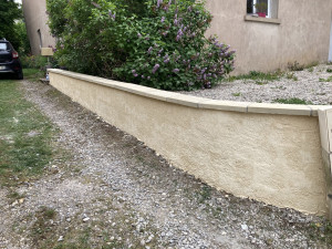 Photo de galerie - Réalisation d'un crepi extérieur + couvertines 
