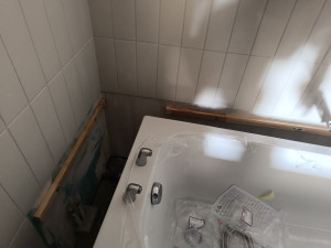 Photo de galerie - Poser une  baignoire