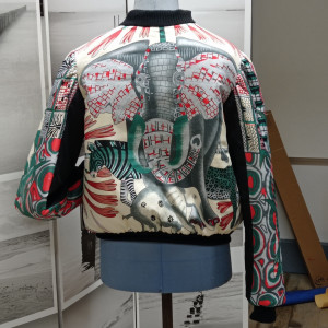 Photo de galerie - Bombers hiver création unique a partir d'un foulard à motif exotique 